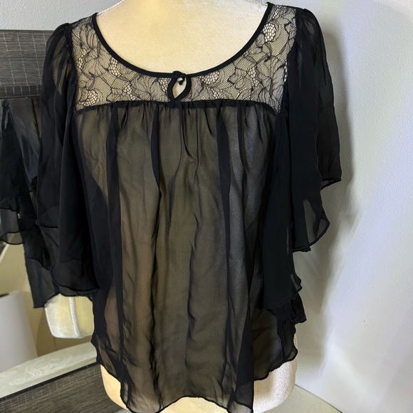 Forever 21 Black Lace Top - Picture 4 of 16